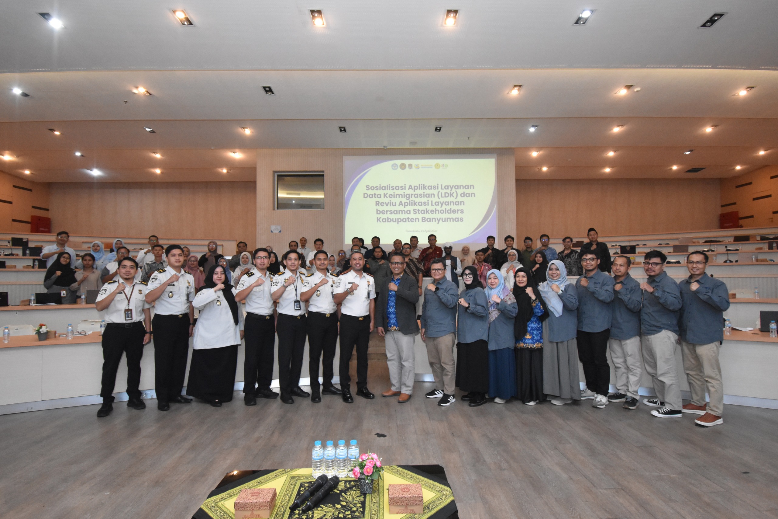 Sosialisasi Aplikasi Layanan Data Keimigrasian dan Review Aplikasi Layanan Bersama Stakeholder Kabupaten Banyumas